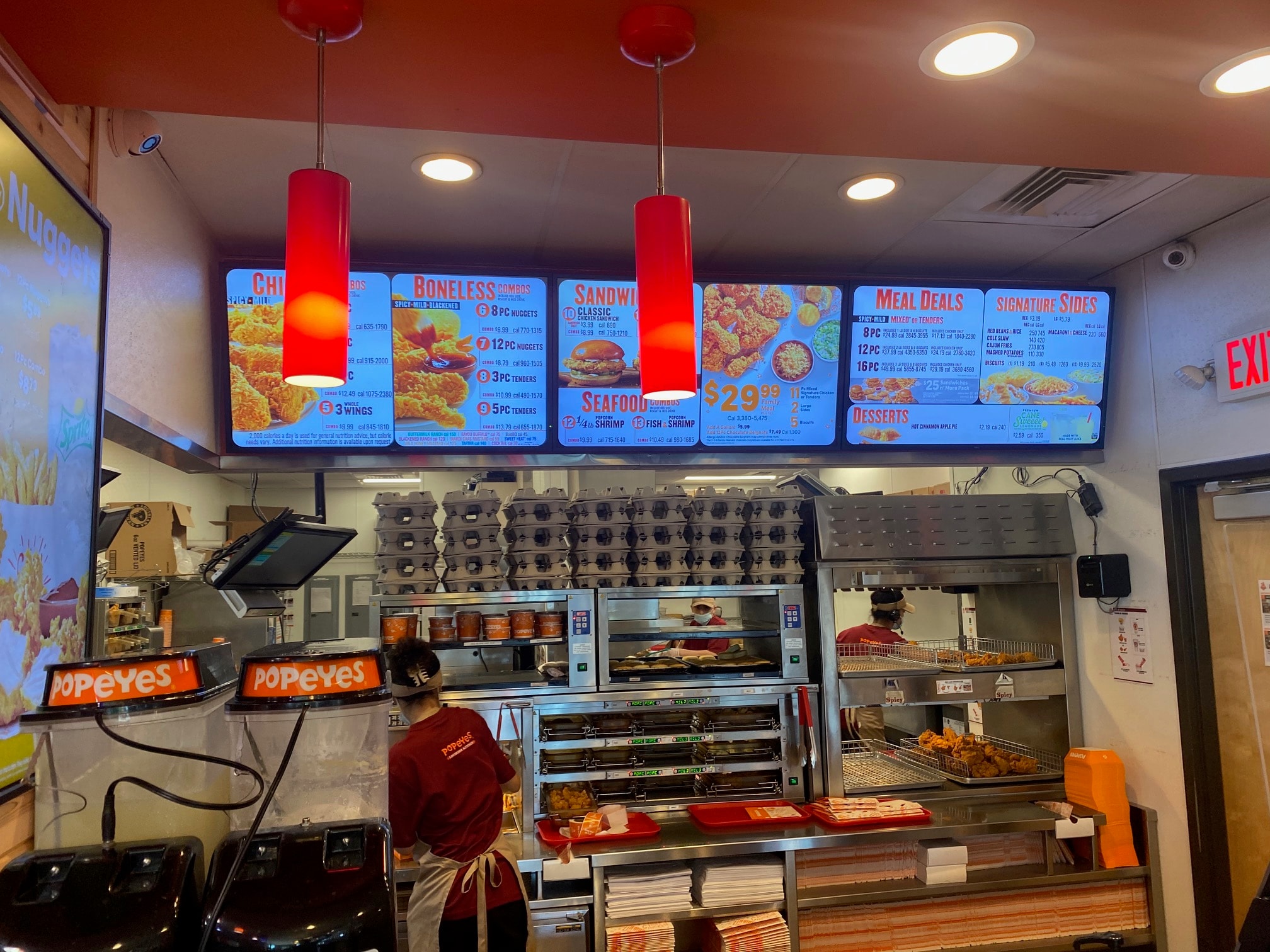 DIGITAL SIGNAGE INSTALLATION